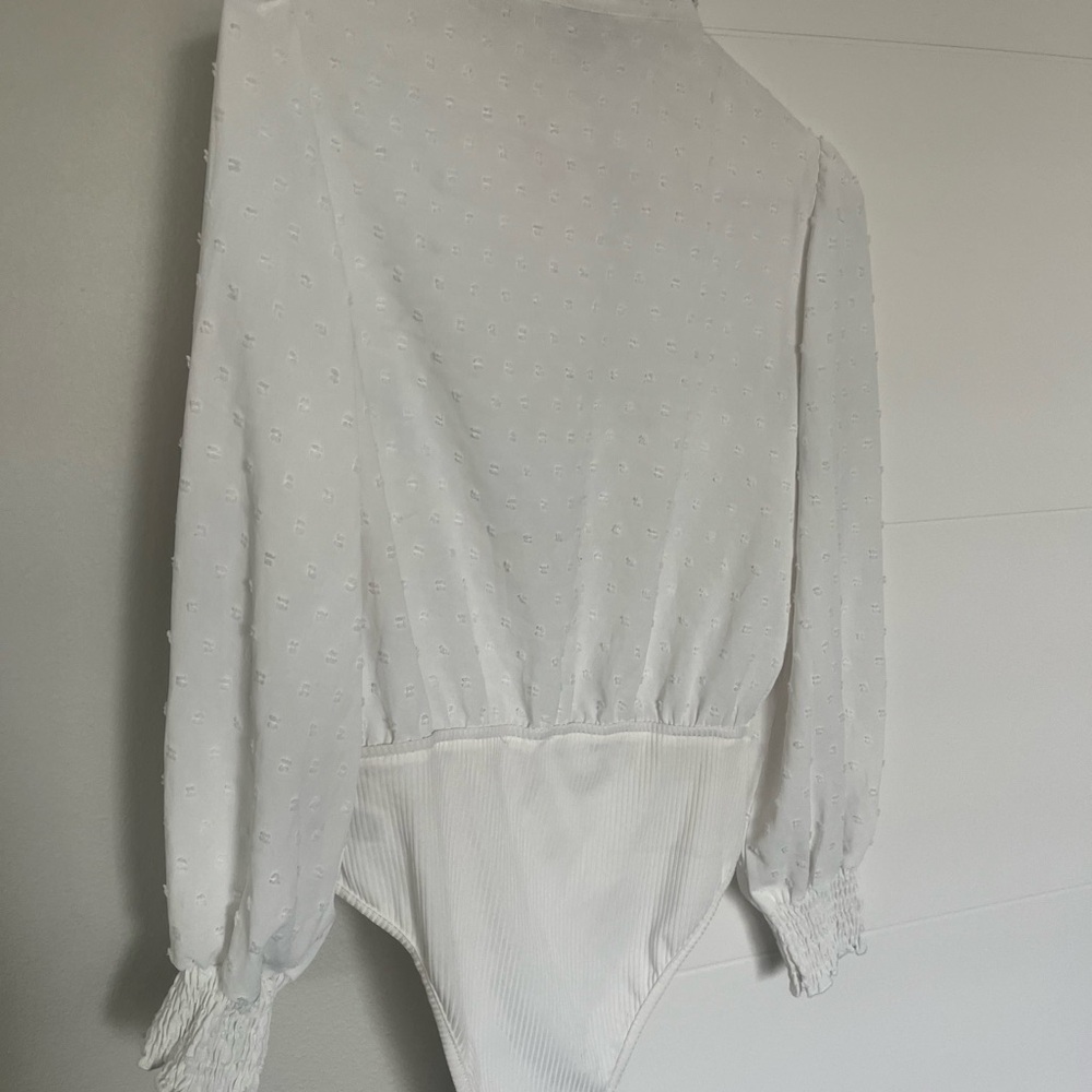 Elegant White Long Sleeve Bodysuit